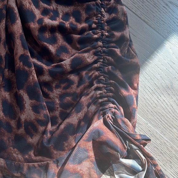 Pretty little thing size 2 leopard print dress worn once - Picture 2 of 3